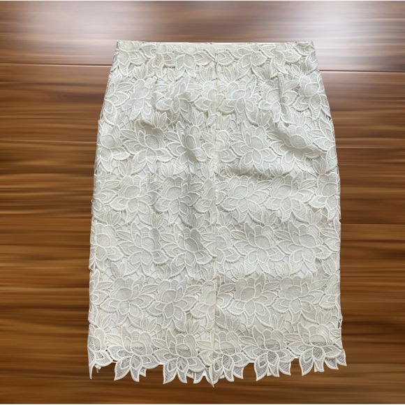 Ann Taylor Womens Ivory Floral Lace Midrise Pencil Skirt Career EUC Preppy. Sz 8 - Picture 1 of 11